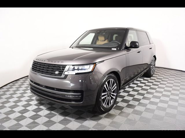 2025 Land Rover Range Rover SE