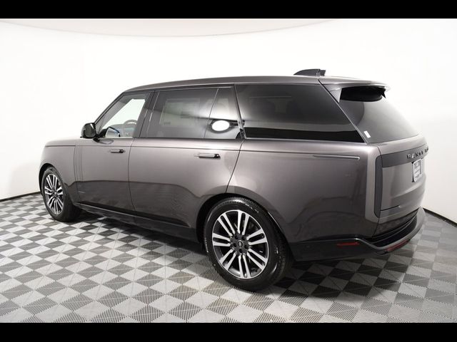 2025 Land Rover Range Rover SE