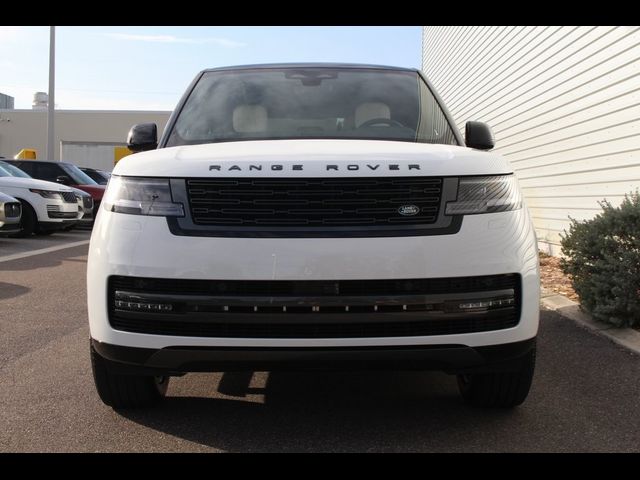 2025 Land Rover Range Rover SE