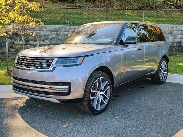 2025 Land Rover Range Rover SE