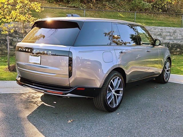 2025 Land Rover Range Rover SE