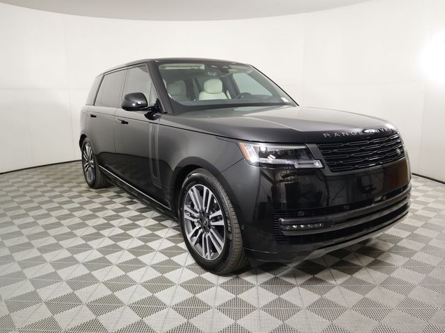 2025 Land Rover Range Rover SE