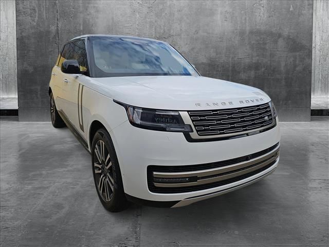 2025 Land Rover Range Rover SE