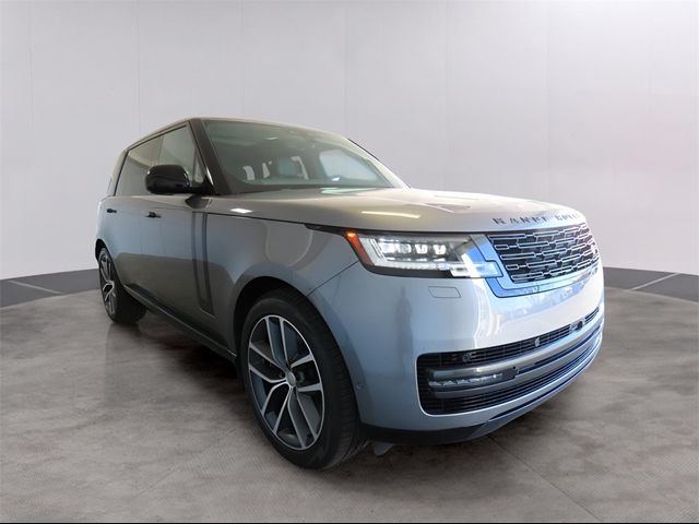 2025 Land Rover Range Rover SE