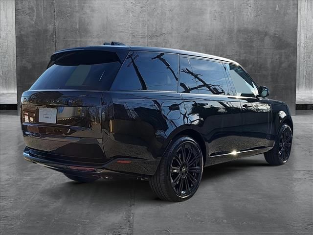 2025 Land Rover Range Rover SE