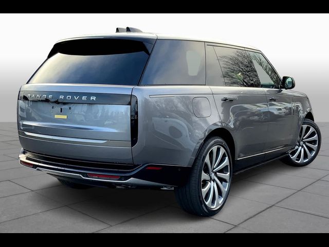 2025 Land Rover Range Rover SE