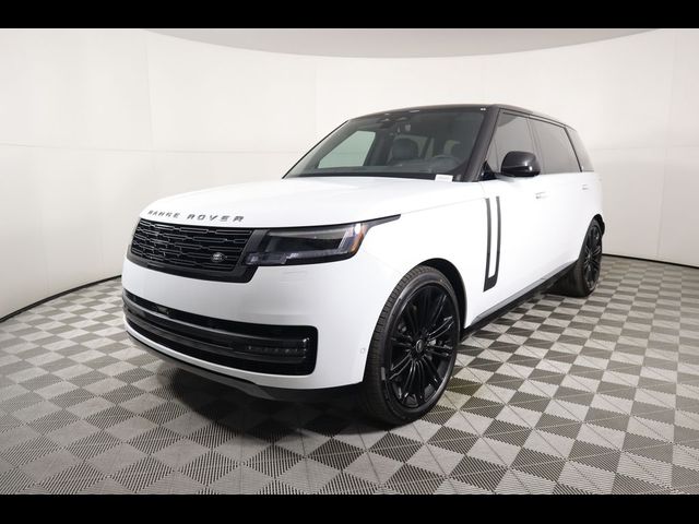 2025 Land Rover Range Rover SE