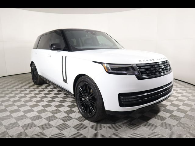 2025 Land Rover Range Rover SE