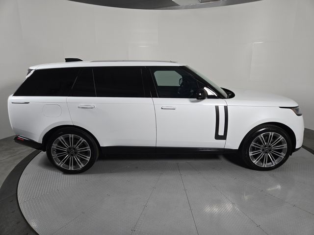 2025 Land Rover Range Rover SE