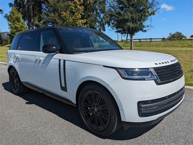 2025 Land Rover Range Rover SE