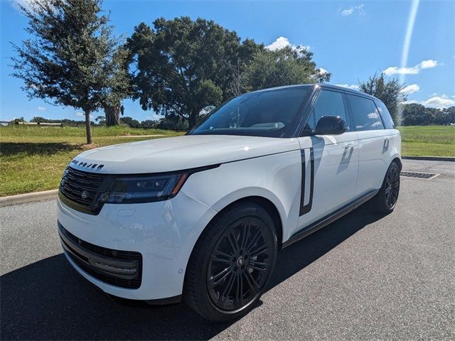 2025 Land Rover Range Rover SE