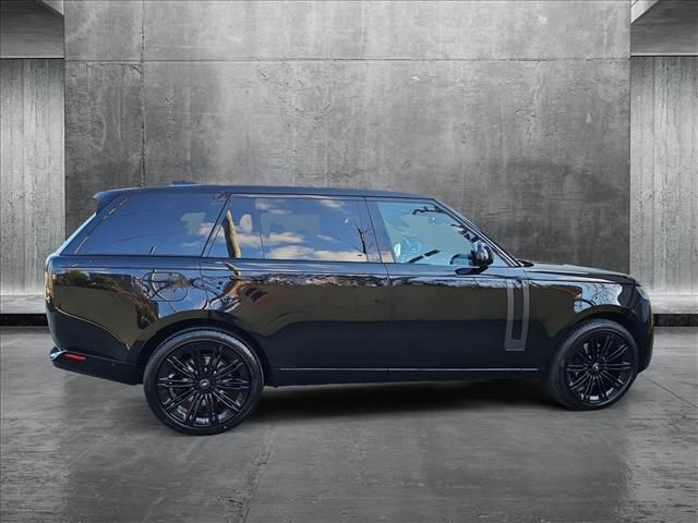 2025 Land Rover Range Rover SE