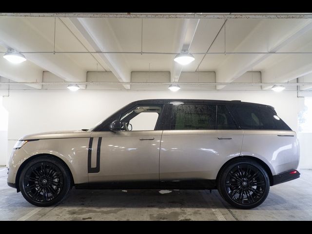 2025 Land Rover Range Rover SE