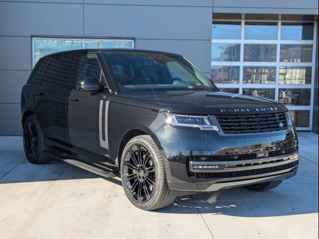 2025 Land Rover Range Rover SE