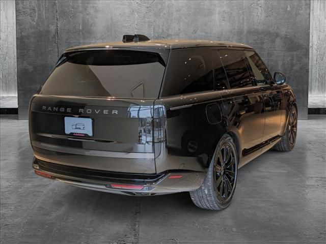 2025 Land Rover Range Rover SE