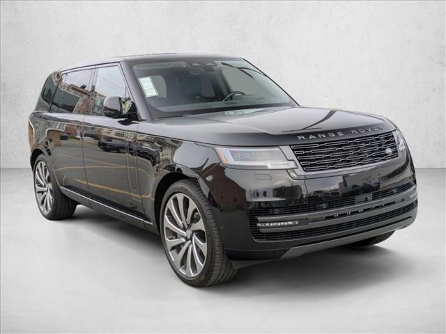 2025 Land Rover Range Rover SE