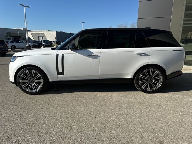 2025 Land Rover Range Rover SE