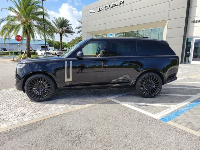 2025 Land Rover Range Rover SE