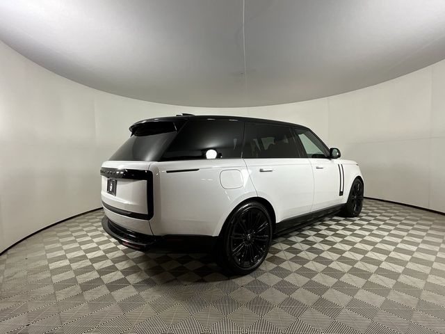 2025 Land Rover Range Rover SE