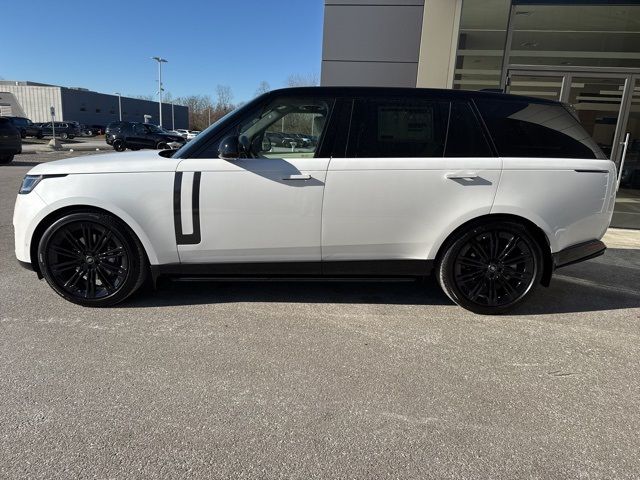 2025 Land Rover Range Rover SE