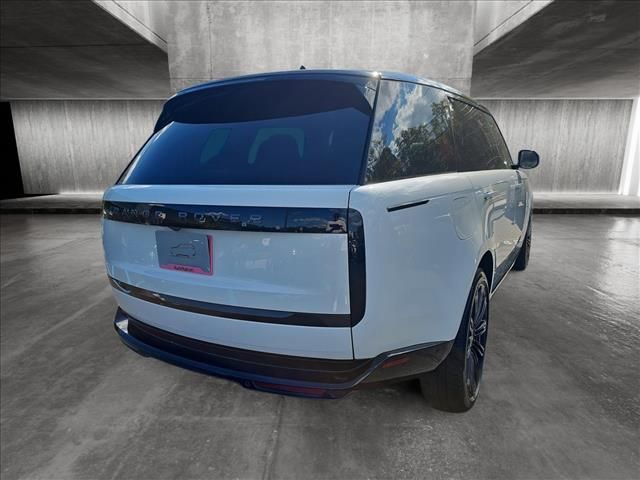 2025 Land Rover Range Rover SE