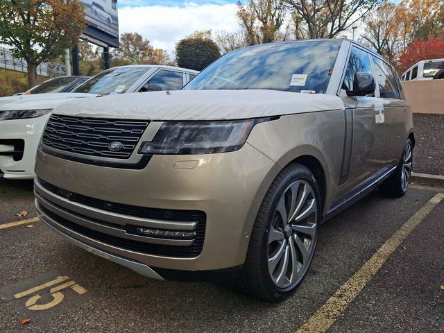 2025 Land Rover Range Rover SE