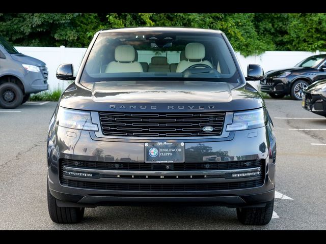 2025 Land Rover Range Rover SE