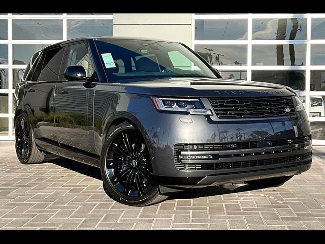 2025 Land Rover Range Rover SE