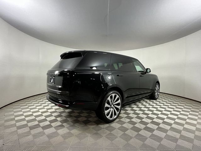 2025 Land Rover Range Rover SE