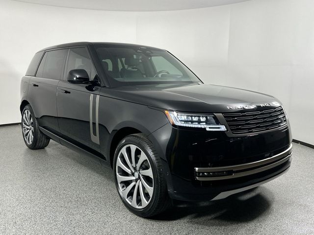 2025 Land Rover Range Rover SE