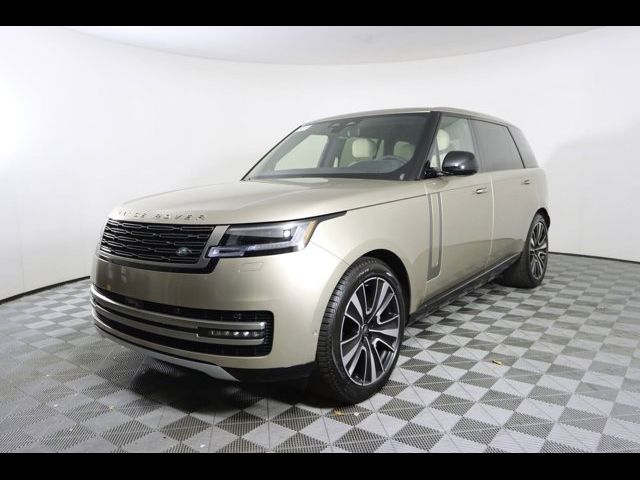 2025 Land Rover Range Rover SE