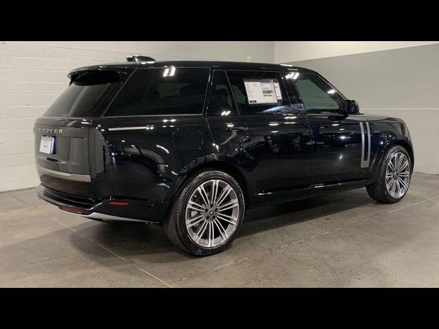 2025 Land Rover Range Rover SE