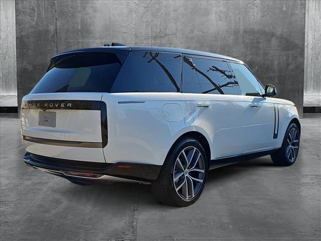 2025 Land Rover Range Rover SE