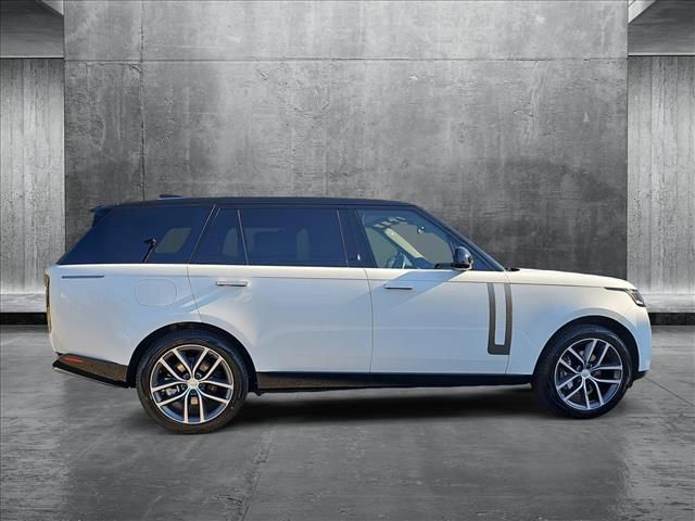 2025 Land Rover Range Rover SE