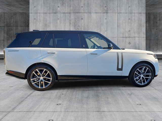 2025 Land Rover Range Rover SE