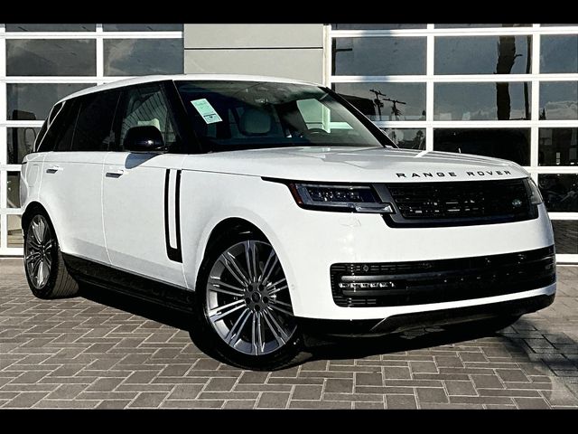 2025 Land Rover Range Rover SE