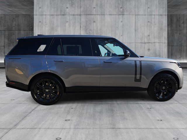 2025 Land Rover Range Rover SE