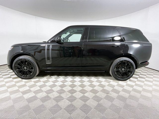 2025 Land Rover Range Rover SE