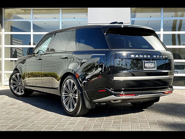 2025 Land Rover Range Rover SE