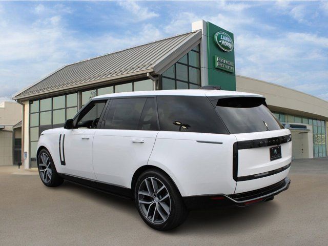 2025 Land Rover Range Rover SE