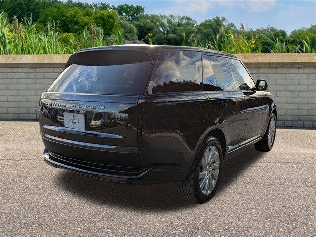 2025 Land Rover Range Rover SE