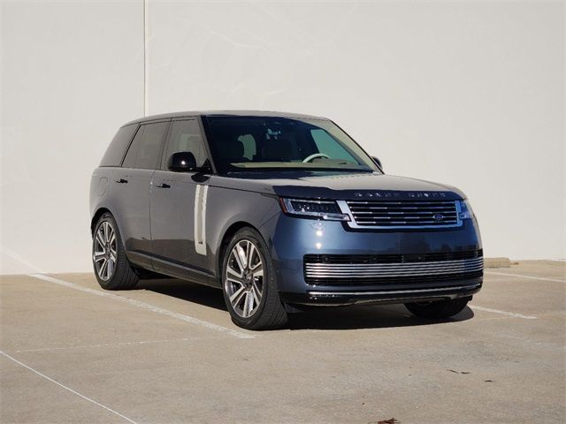 2025 Land Rover Range Rover SV