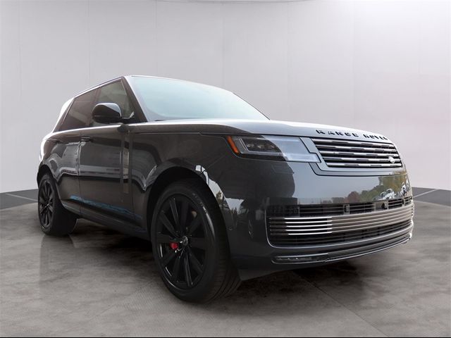 2025 Land Rover Range Rover SV