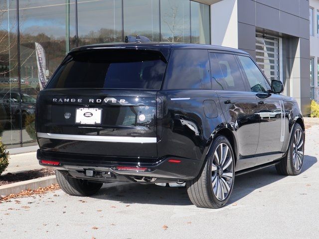 2025 Land Rover Range Rover SV