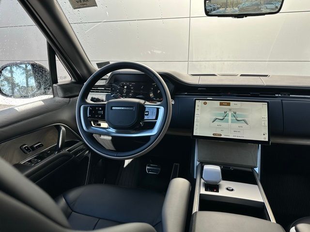 2025 Land Rover Range Rover SV