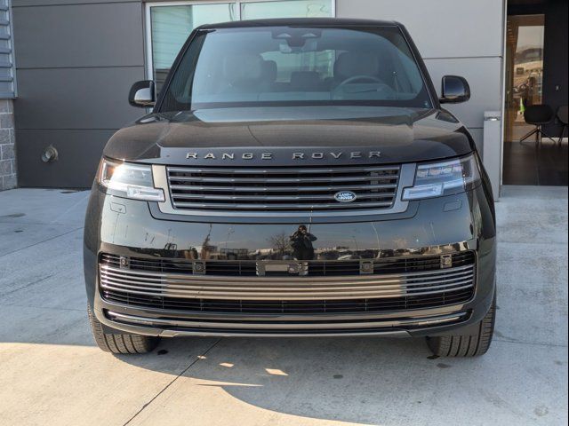 2025 Land Rover Range Rover SV