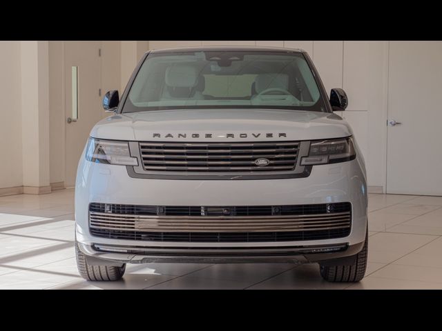 2025 Land Rover Range Rover SV