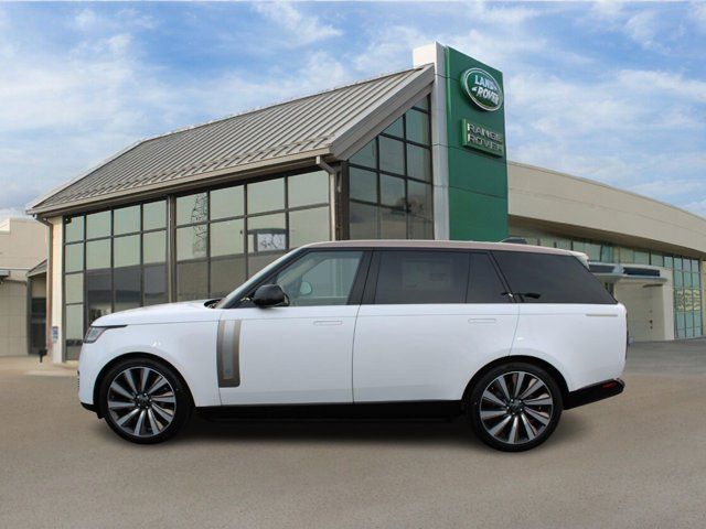 2025 Land Rover Range Rover SV