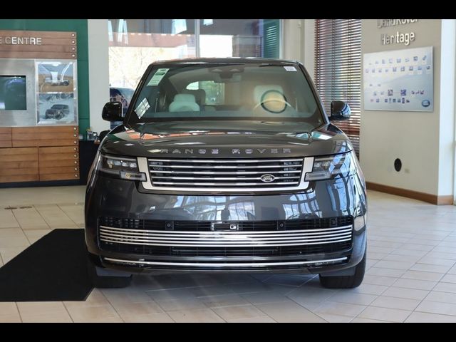 2025 Land Rover Range Rover SV