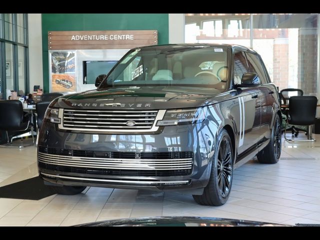 2025 Land Rover Range Rover SV